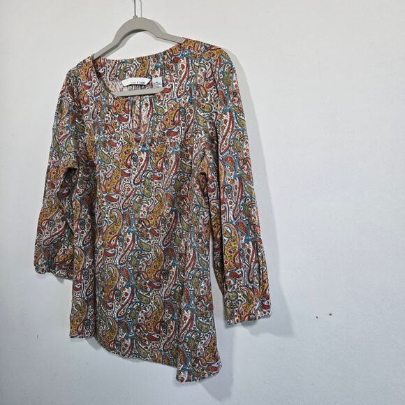 Lucy & Laurel Paisley Popover Top. Size Medium. - Picture 3 of 7